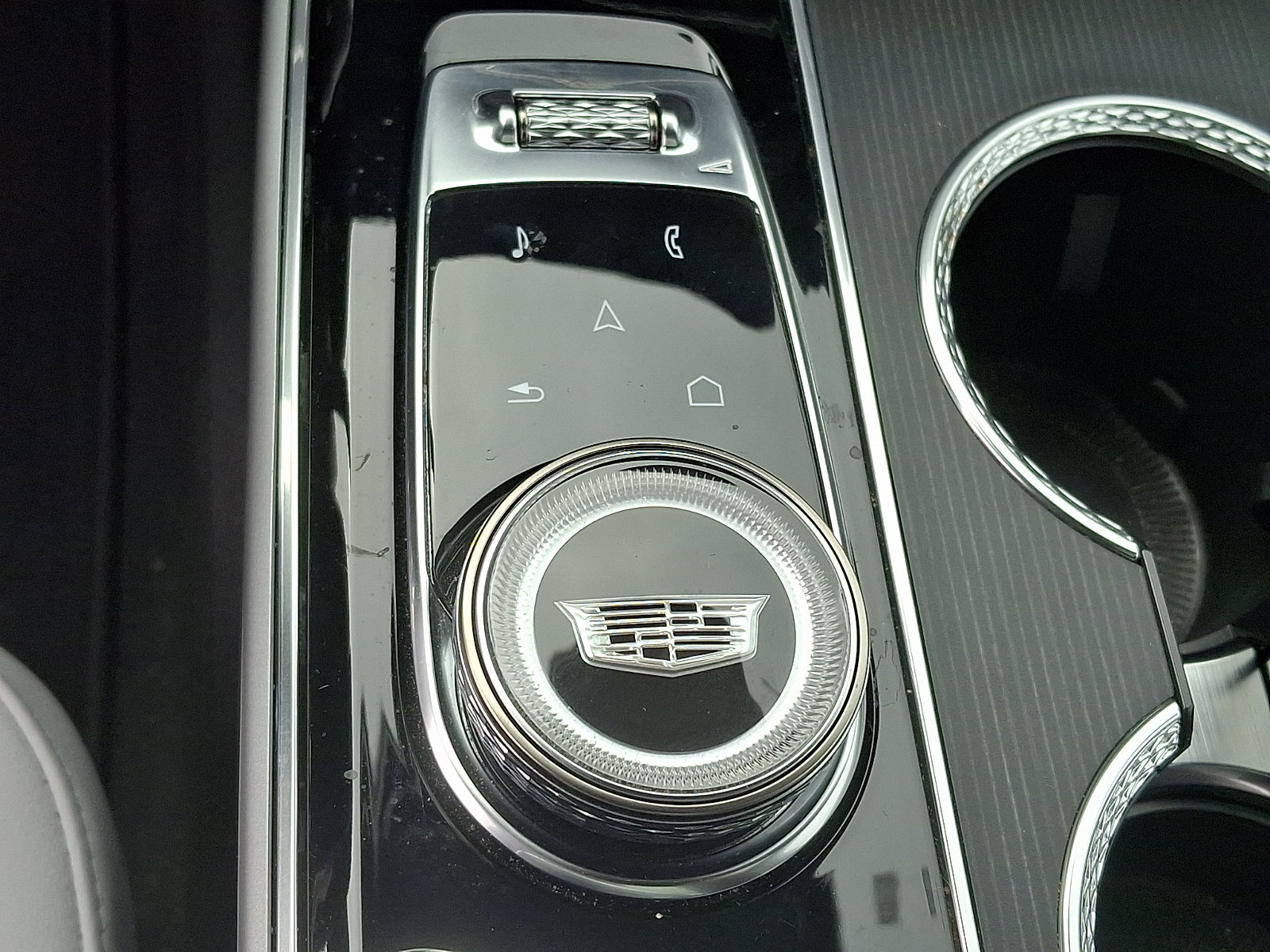 Certified 2024 Cadillac Lyriq Luxury AWD/4WD image 24
