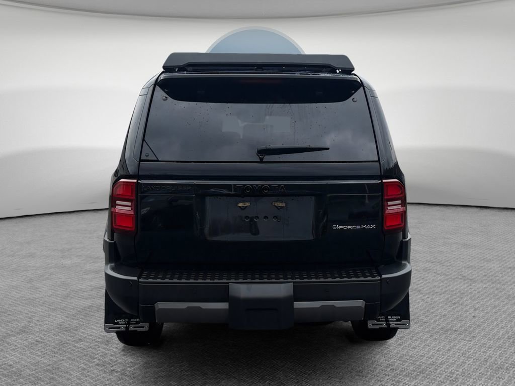Used 2024 Toyota Land Cruiser image 5