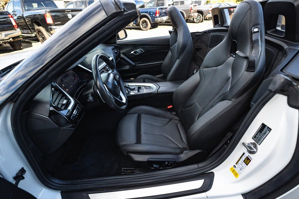Used 2020 BMW Z4 sDrive30i w/ Convenience Package image 27