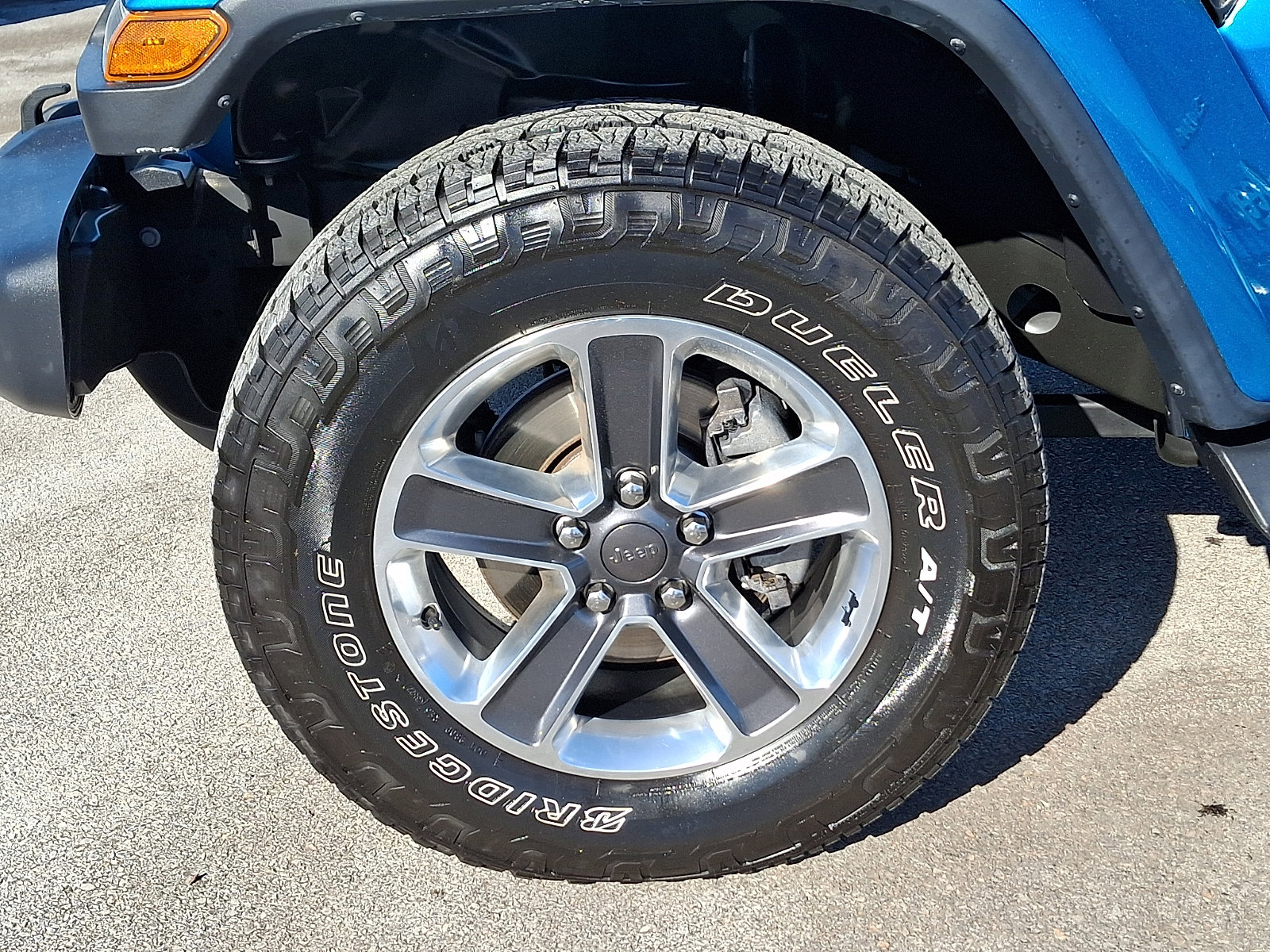 Used 2020 Jeep Wrangler Unlimited Sahara image 8