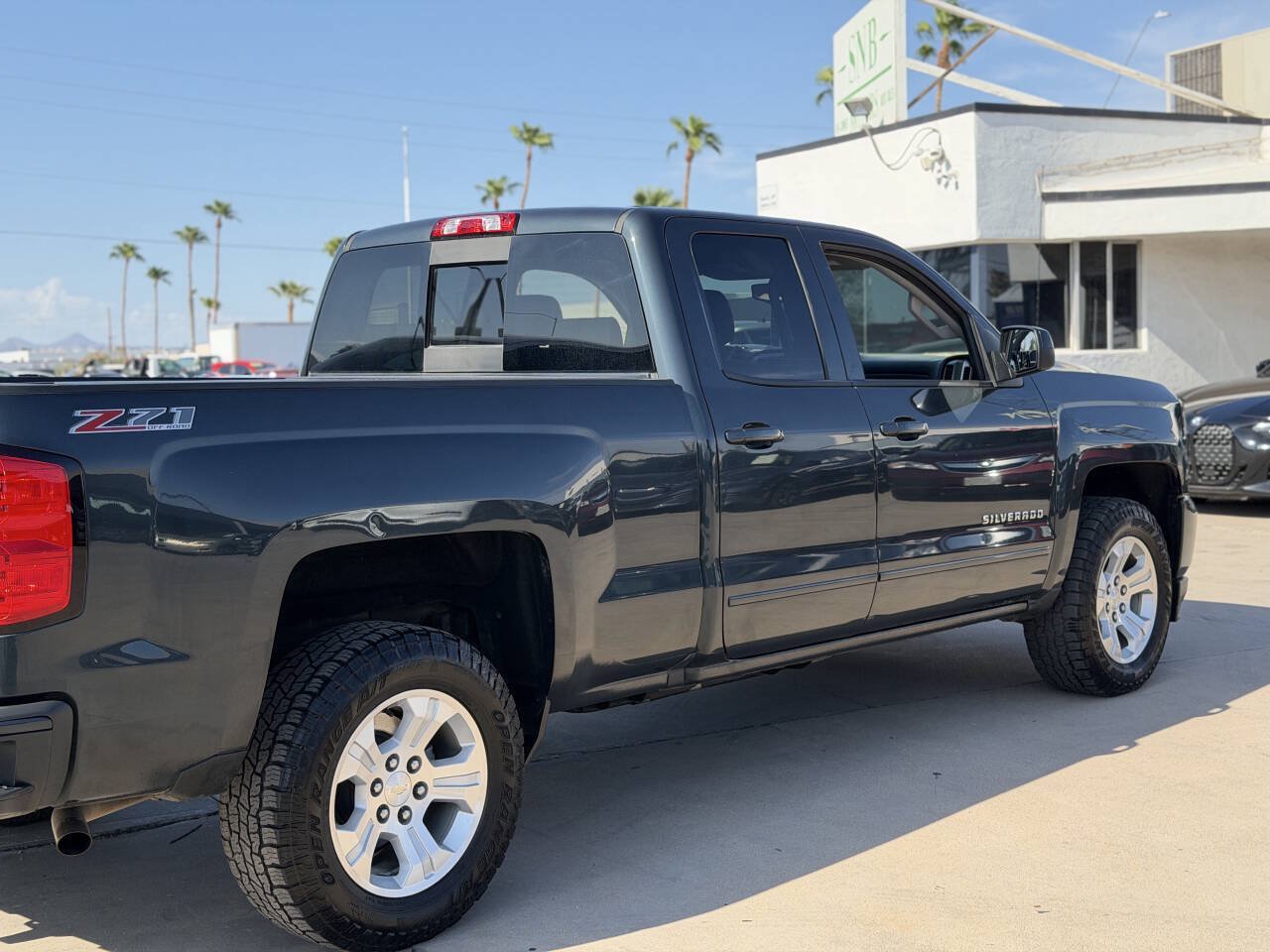 Used 2017 Chevrolet Silverado 1500 LT w/ All Star Edition AWD/4WD image 22