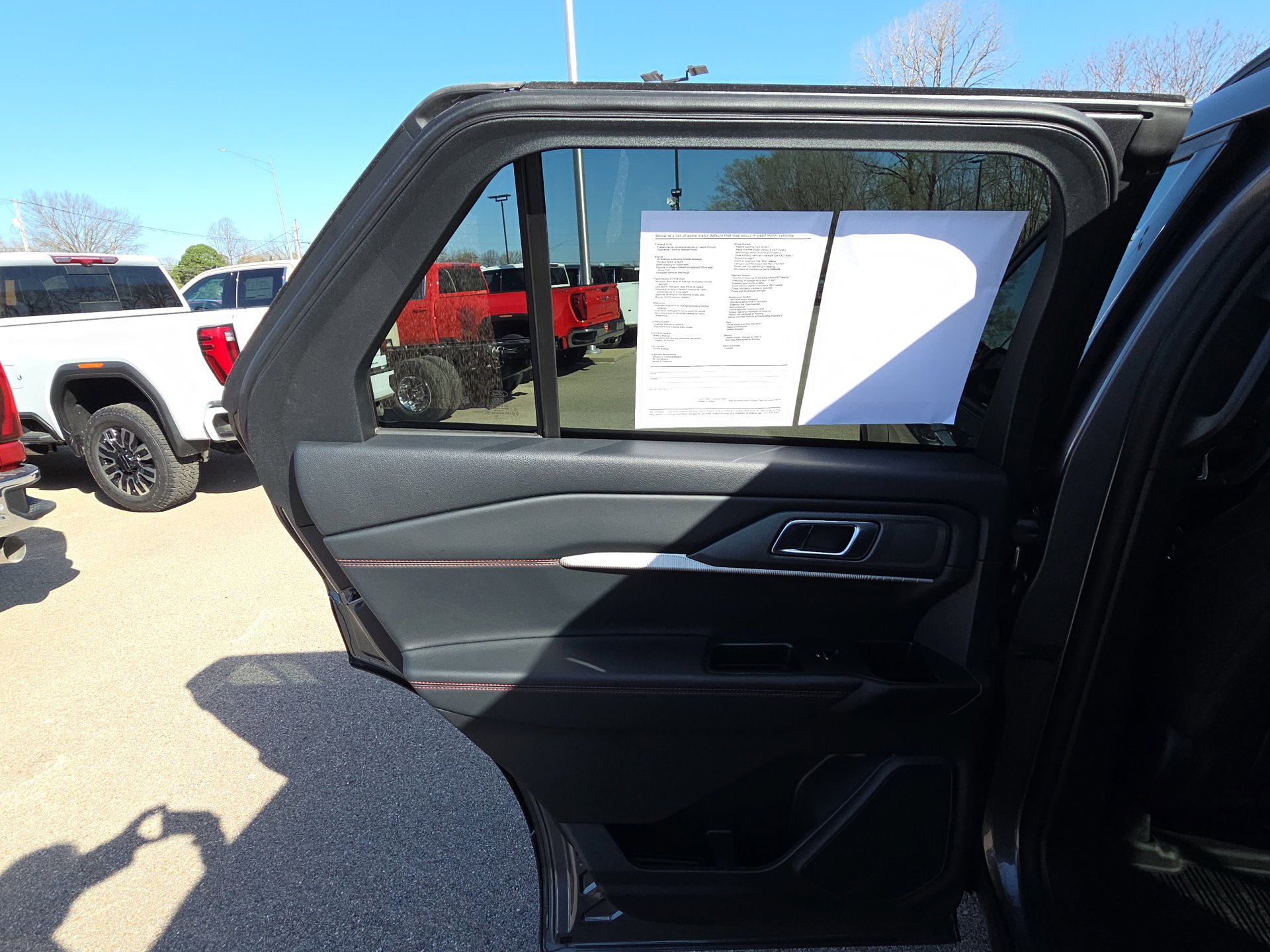 Used 2025 Ford Explorer ST-Line image 26