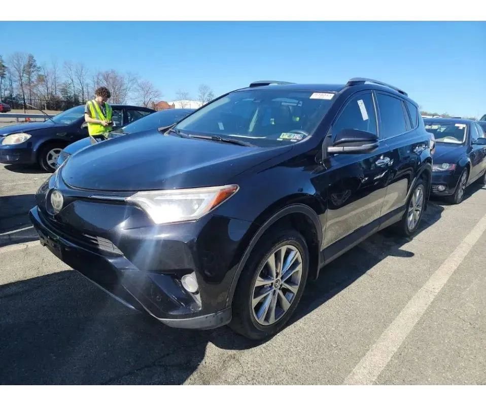 Used 2016 Toyota RAV4 Limited image 1