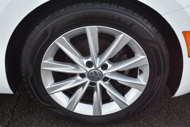 Used 2018 Volkswagen Beetle 2.0T Coast image 36