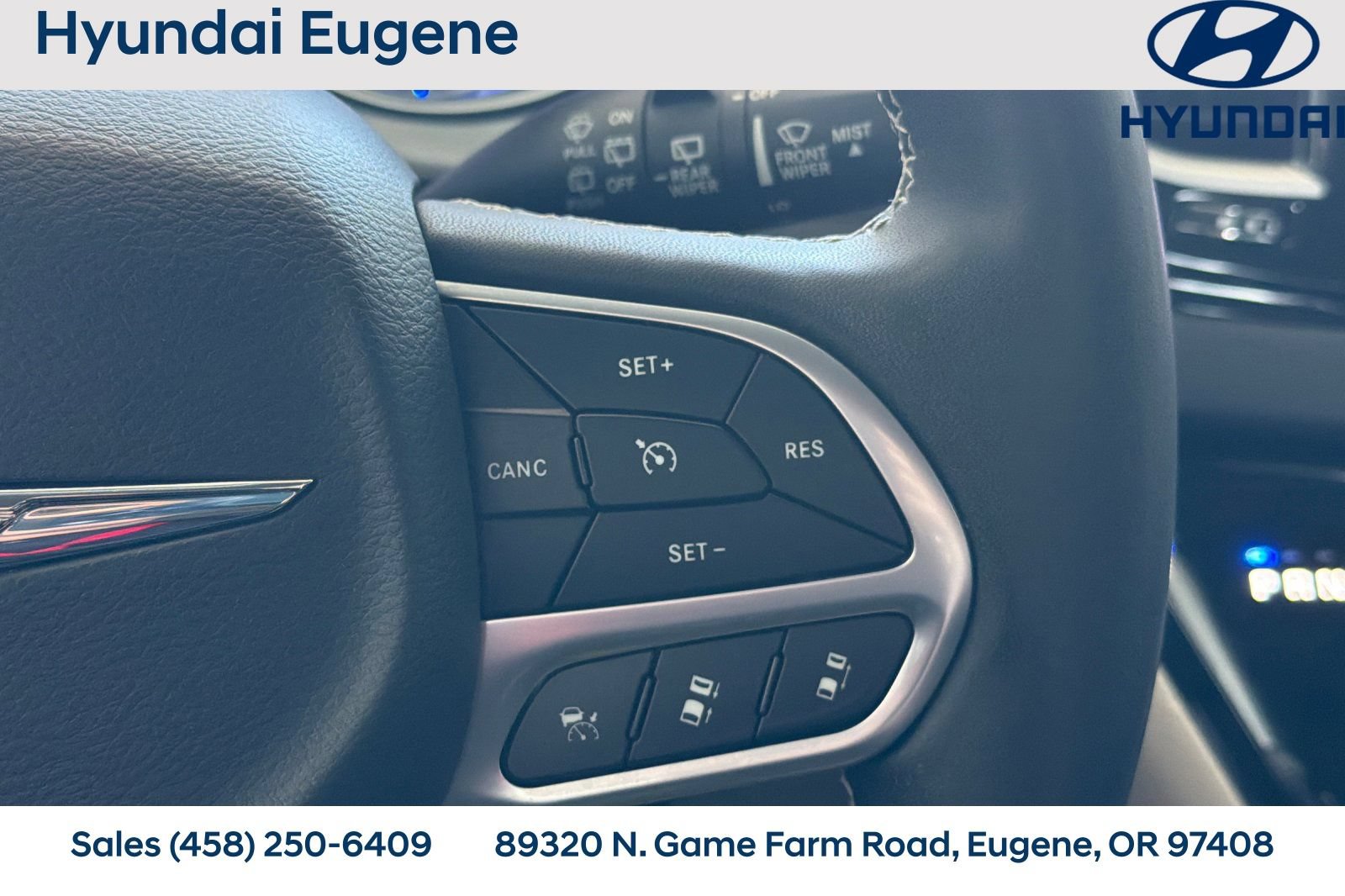 Used 2023 Chrysler Pacifica Touring-L FWD image 30