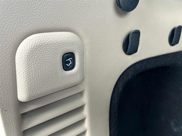 Used 2018 Jeep Grand Cherokee Limited image 13