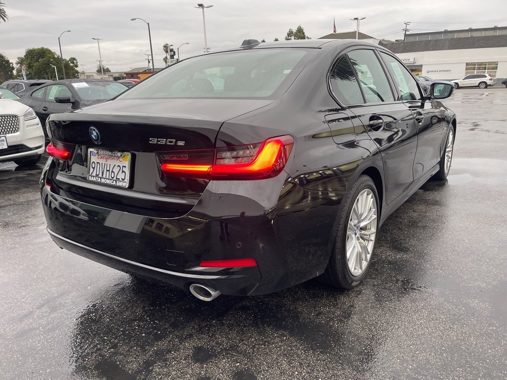 Certified 2023 BMW 330e w/ Driving Assistance Package image 5
