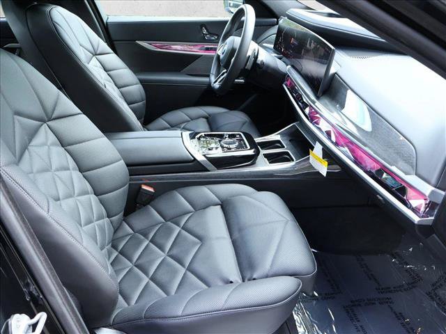 Certified 2025 BMW 740i xDrive AWD/4WD image 27