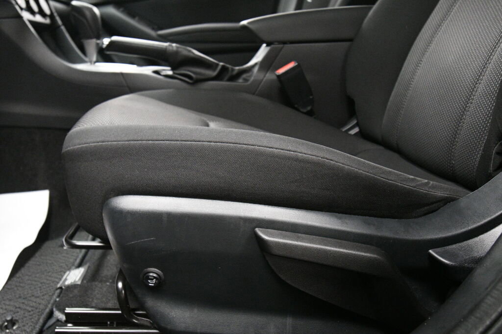 Used 2020 Subaru Impreza 2.0i AWD/4WD image 11