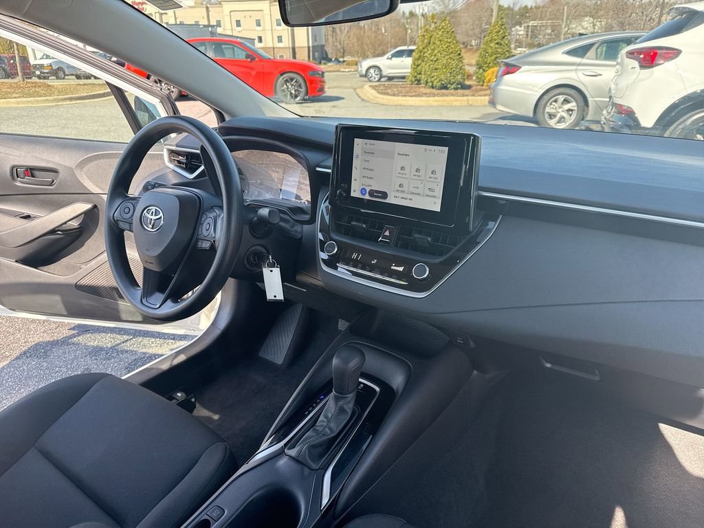 Used 2024 Toyota Corolla LE image 28