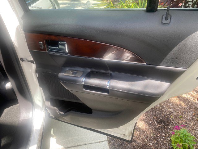 Used 2011 Lincoln MKX 2WD w/ 102A Rapid Spec Order Code image 99