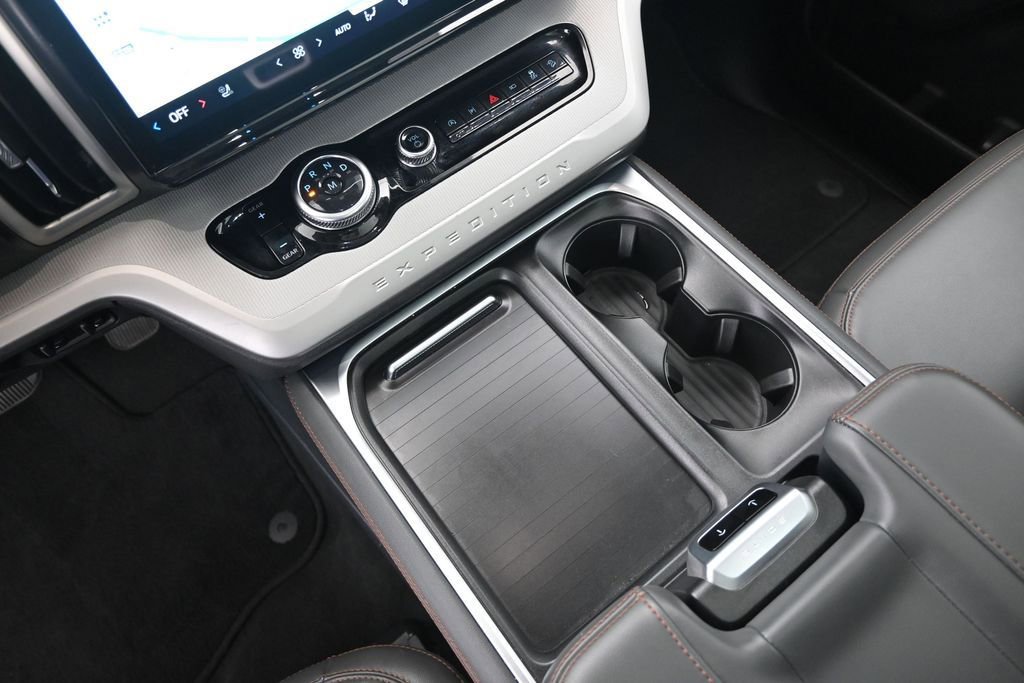 Used 2025 Ford Expedition Max Active AWD/4WD image 28