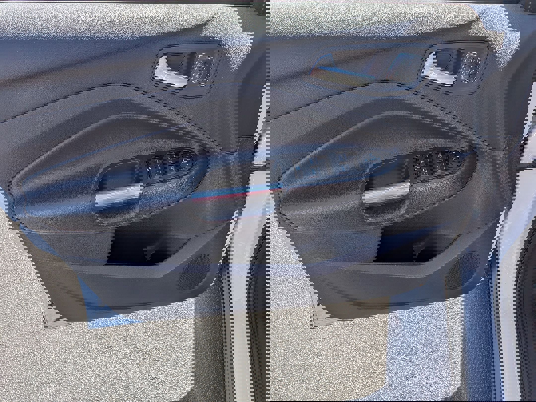 Used 2016 Ford Escape Titanium w/ Equipment Group 301A FWD image 9