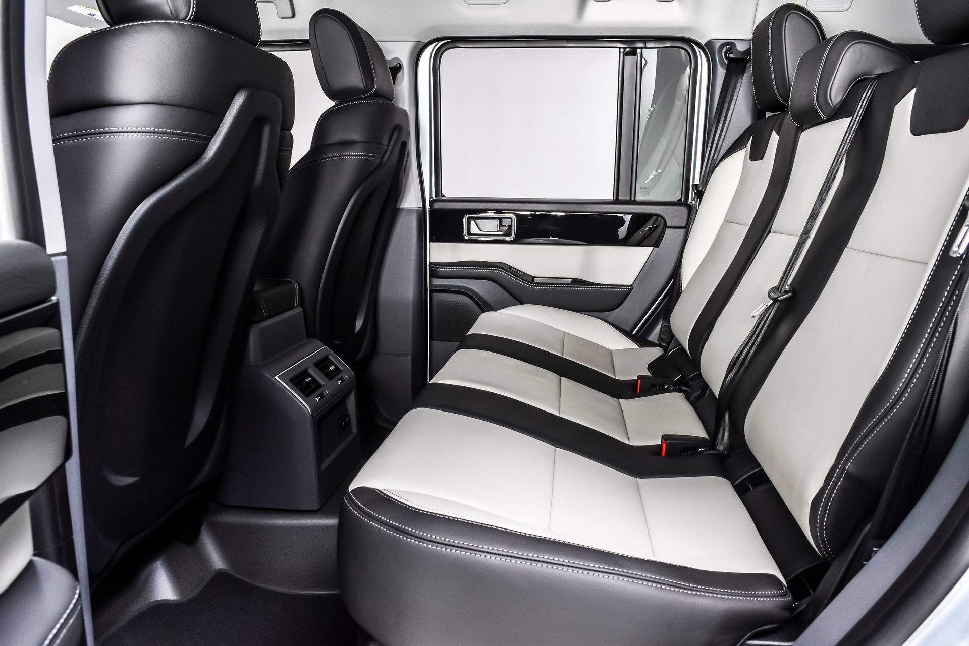 Used 2025 INEOS Grenadier AWD/4WD image 19