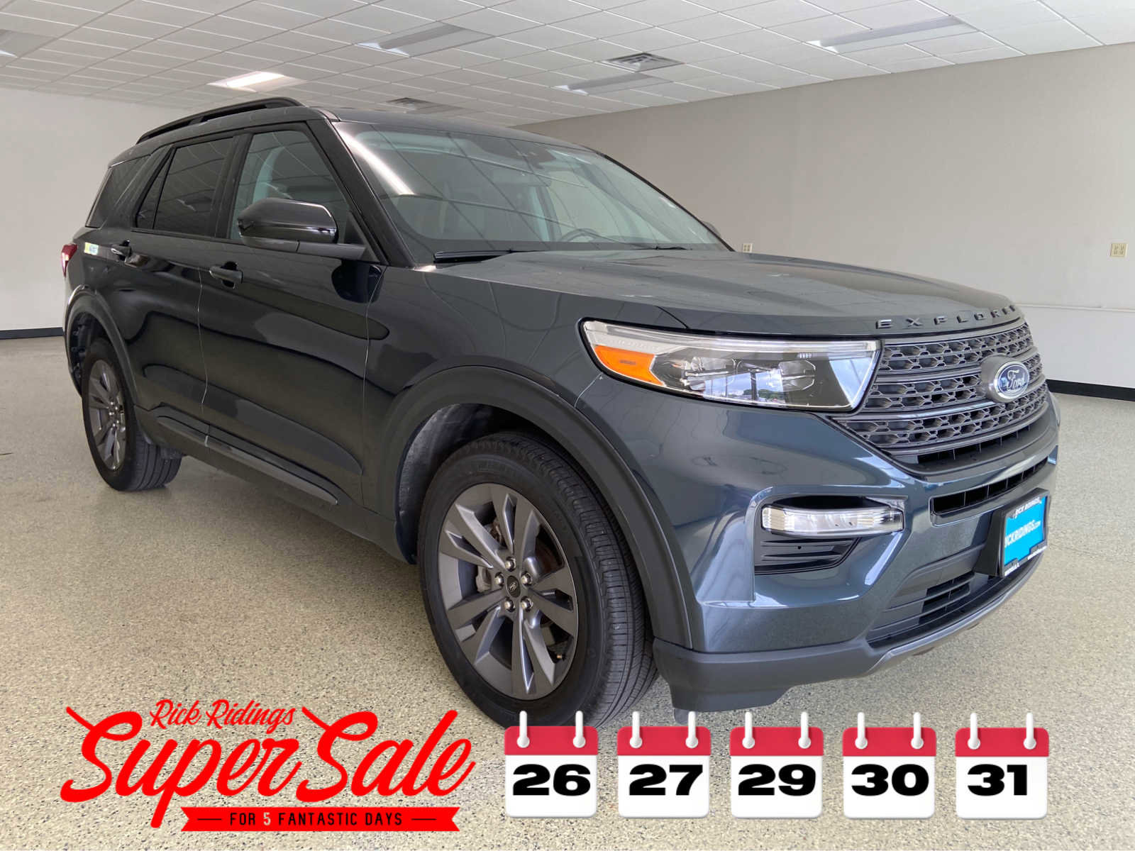 Used 2023 Ford Explorer XLT w/ Equipment Group 202A image 5