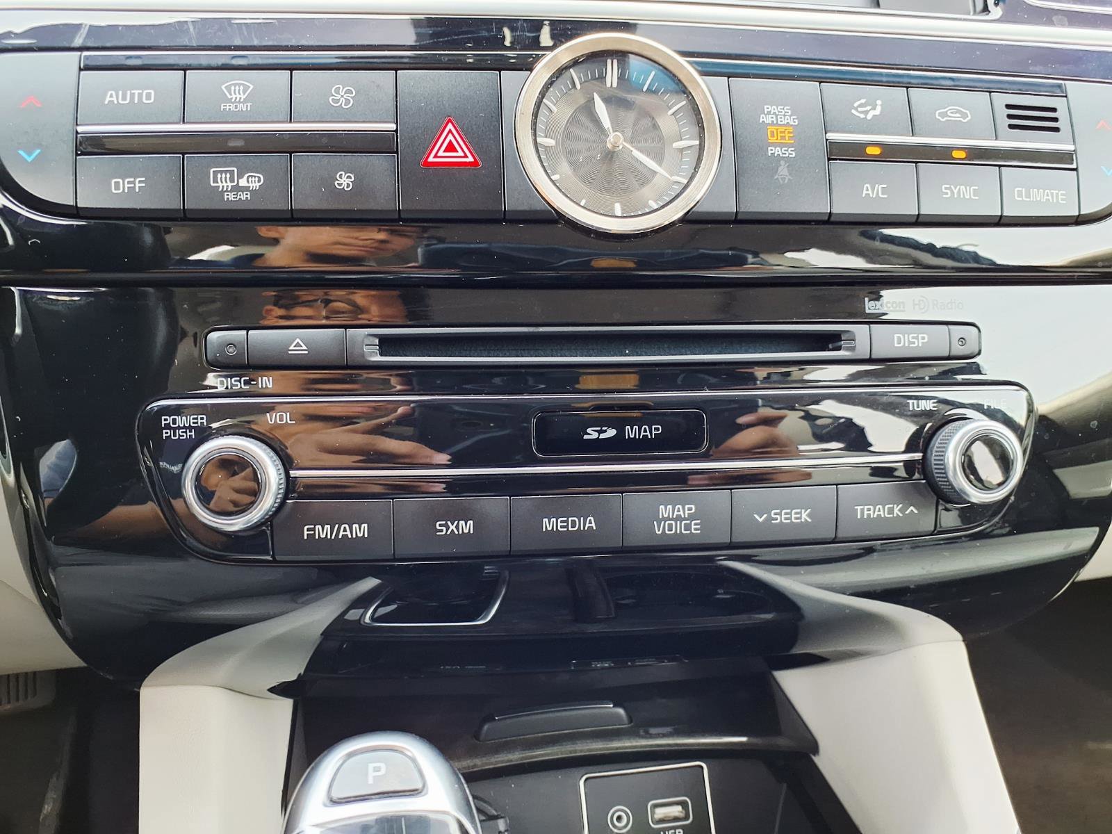 Used 2017 Kia K900 Luxury RWD image 24