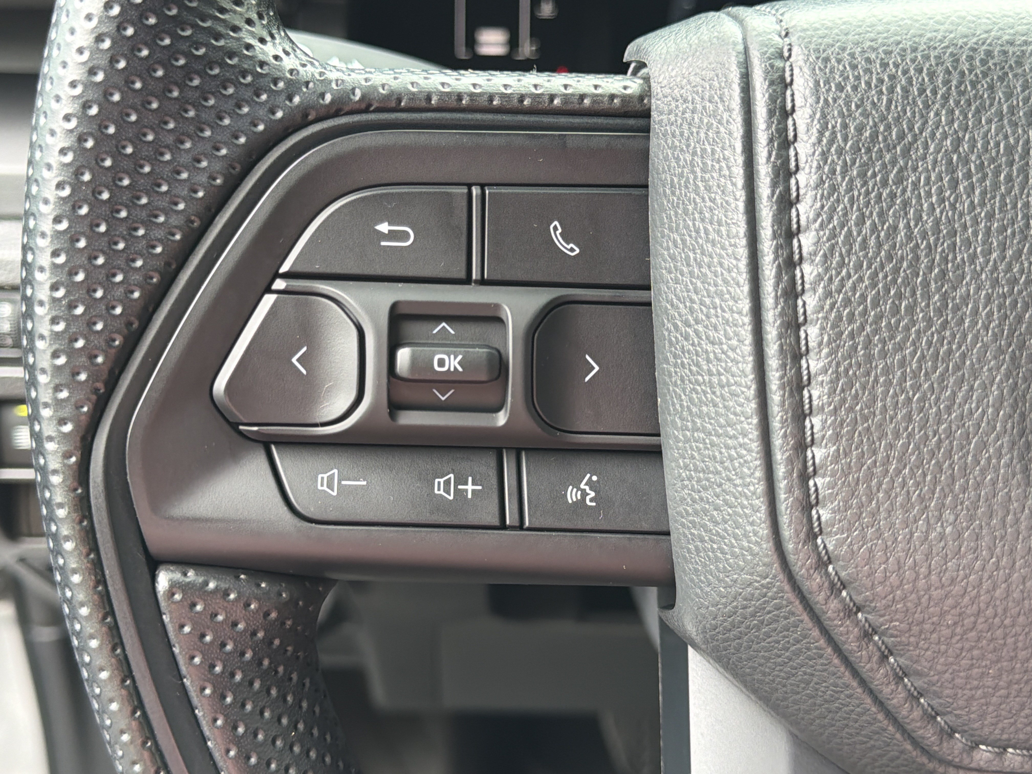 Used 2025 Toyota Tacoma SR RWD image 24