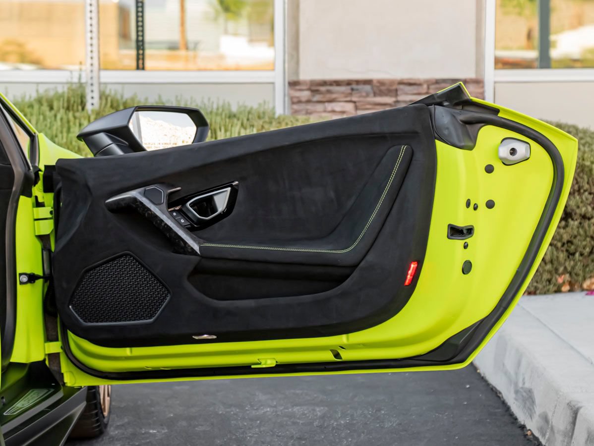 Used 2019 Lamborghini Huracan Performante AWD/4WD image 29