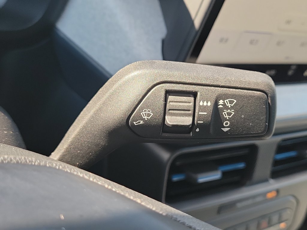 Used 2025 Ford Maverick XLT FWD image 12