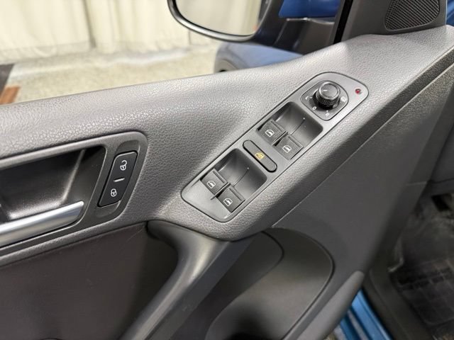 Used 2017 Volkswagen Tiguan S AWD/4WD image 17