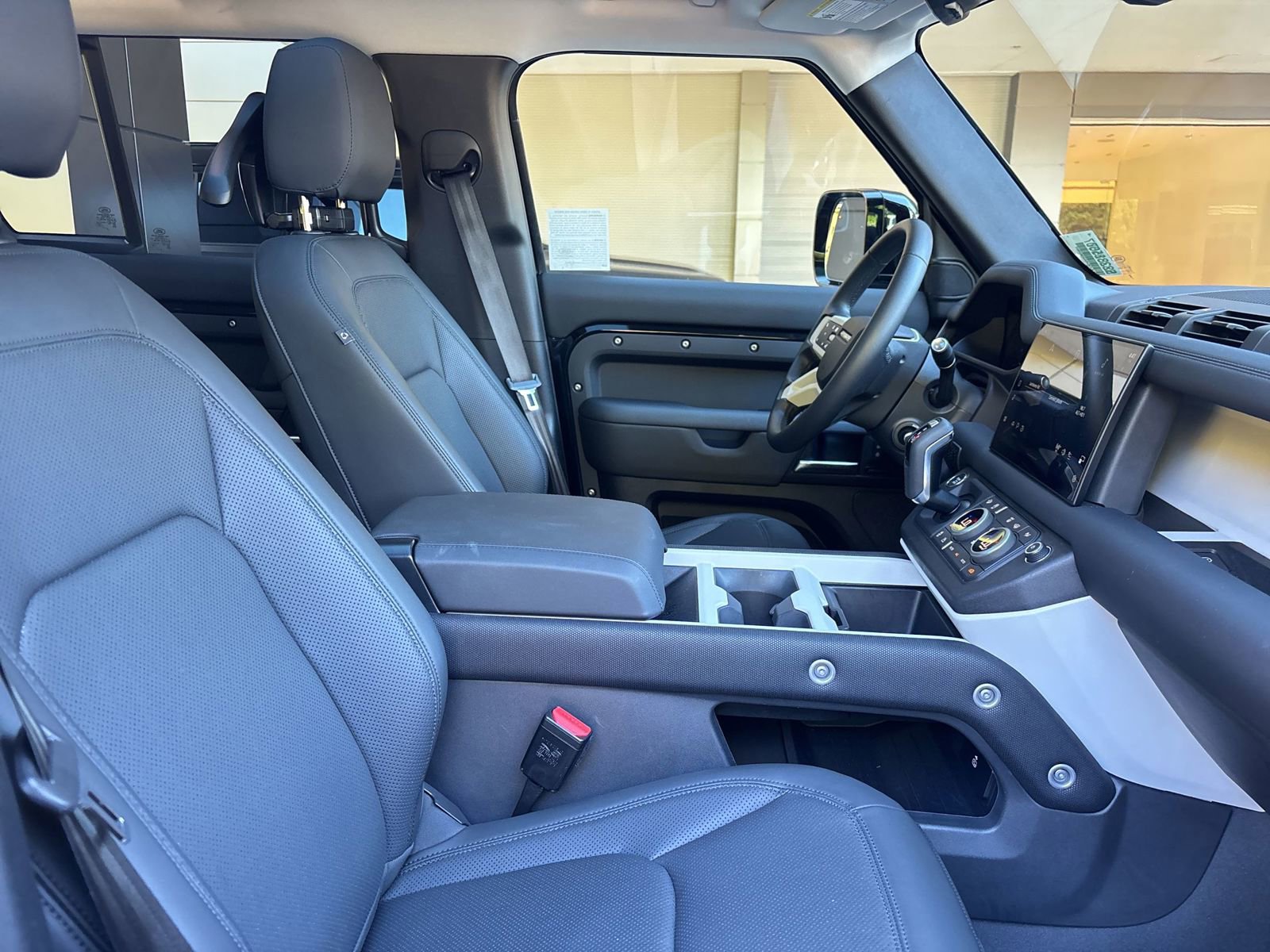 Certified 2025 Land Rover Defender 110 S image 31