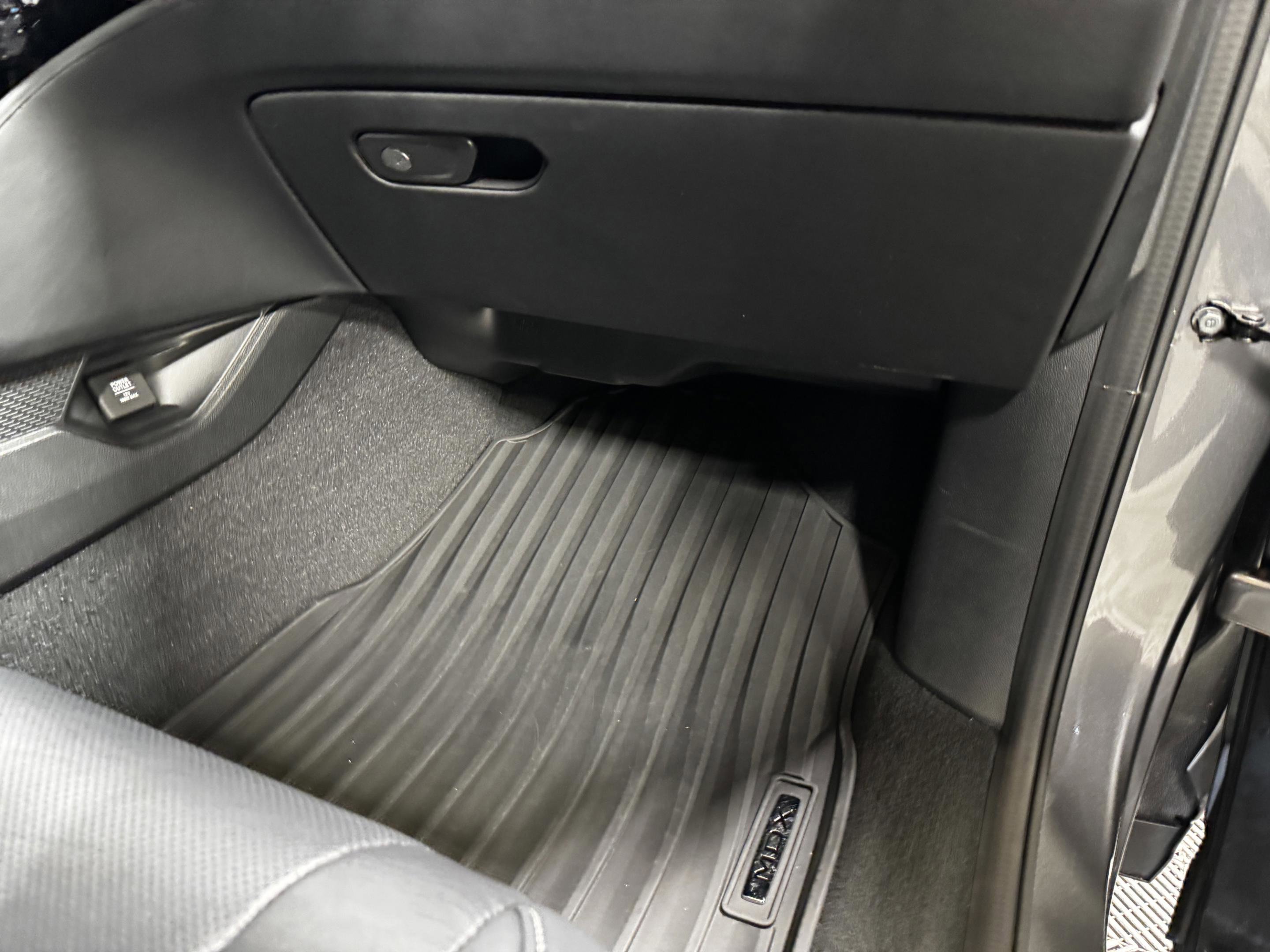 Certified 2023 Acura MDX FWD w/ Technology Package image 31