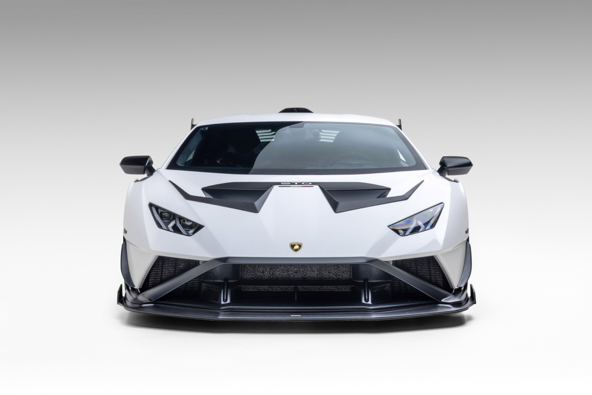 Used 2022 Lamborghini Huracan STO image 88