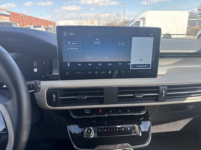 Used 2025 Lincoln Corsair Premiere image 14