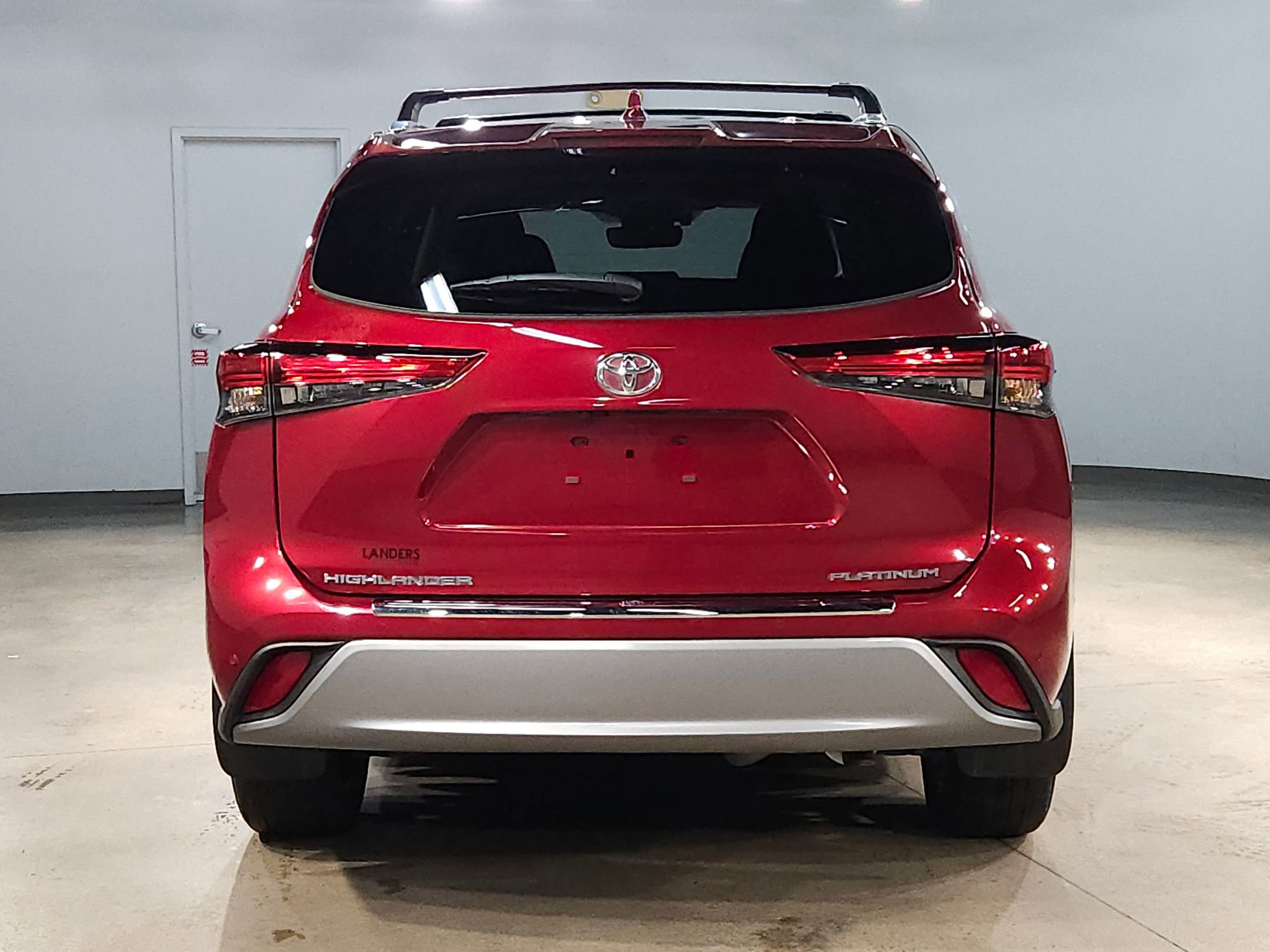 Used 2022 Toyota Highlander Platinum image 6