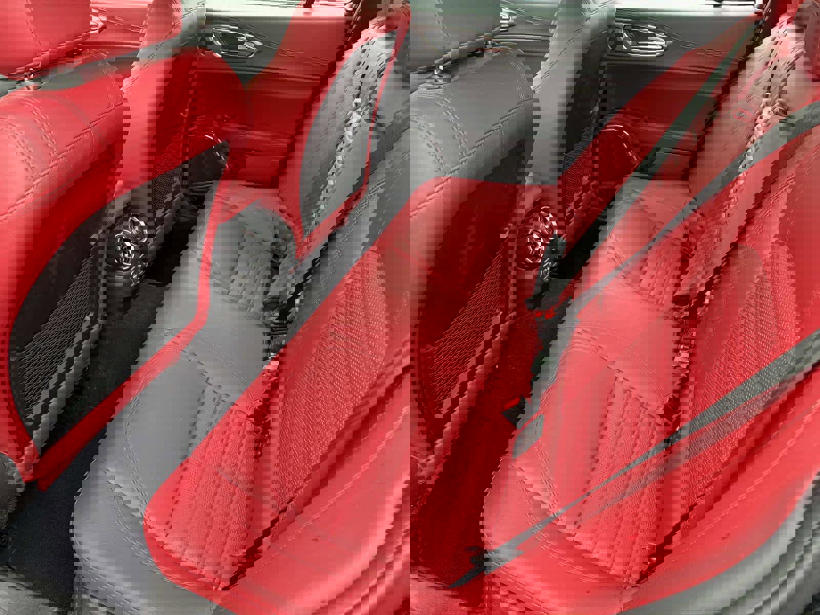 Used 2022 Alfa Romeo Giulia Veloce image 12