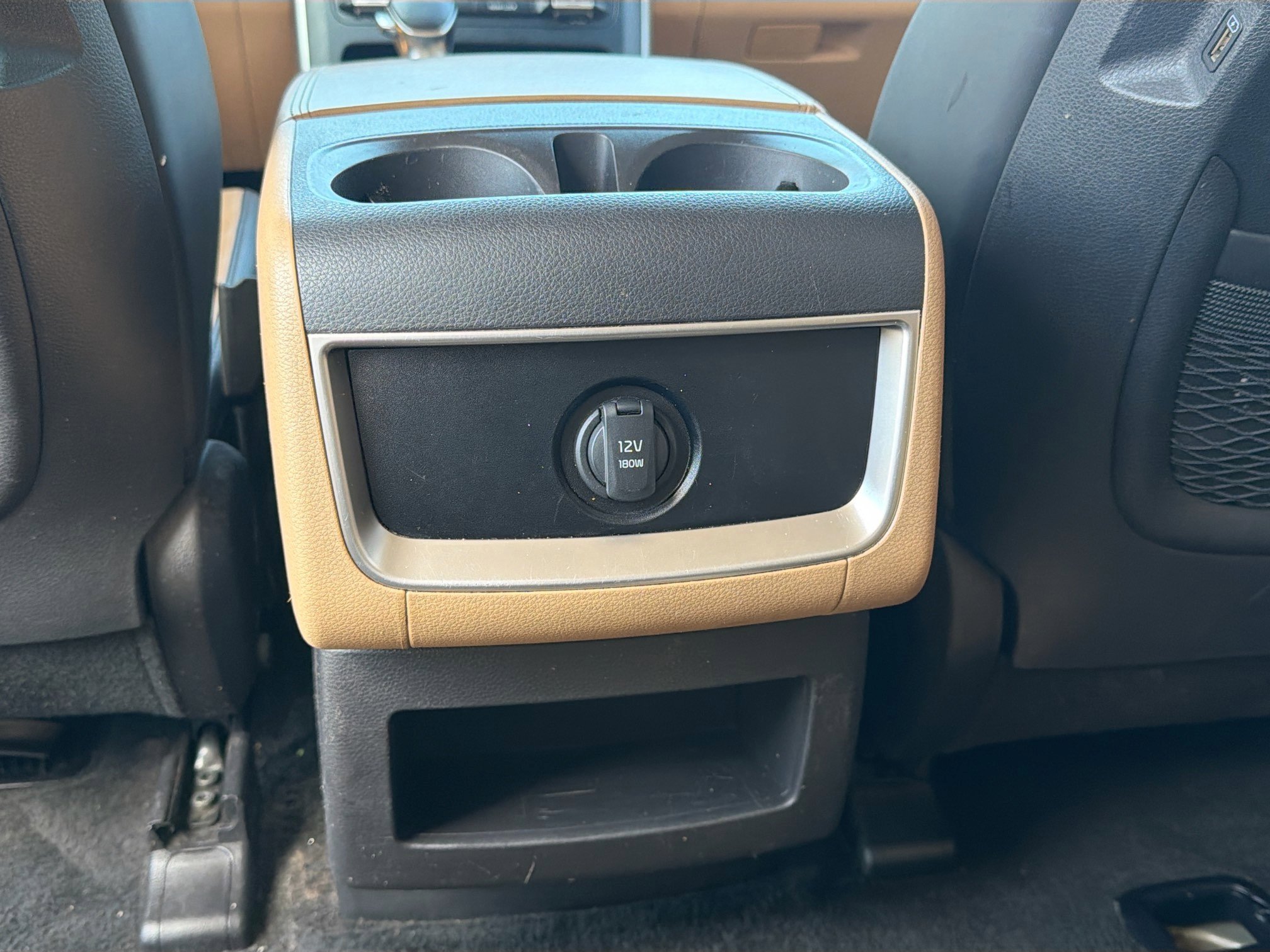 Used 2023 Kia Carnival LX image 19