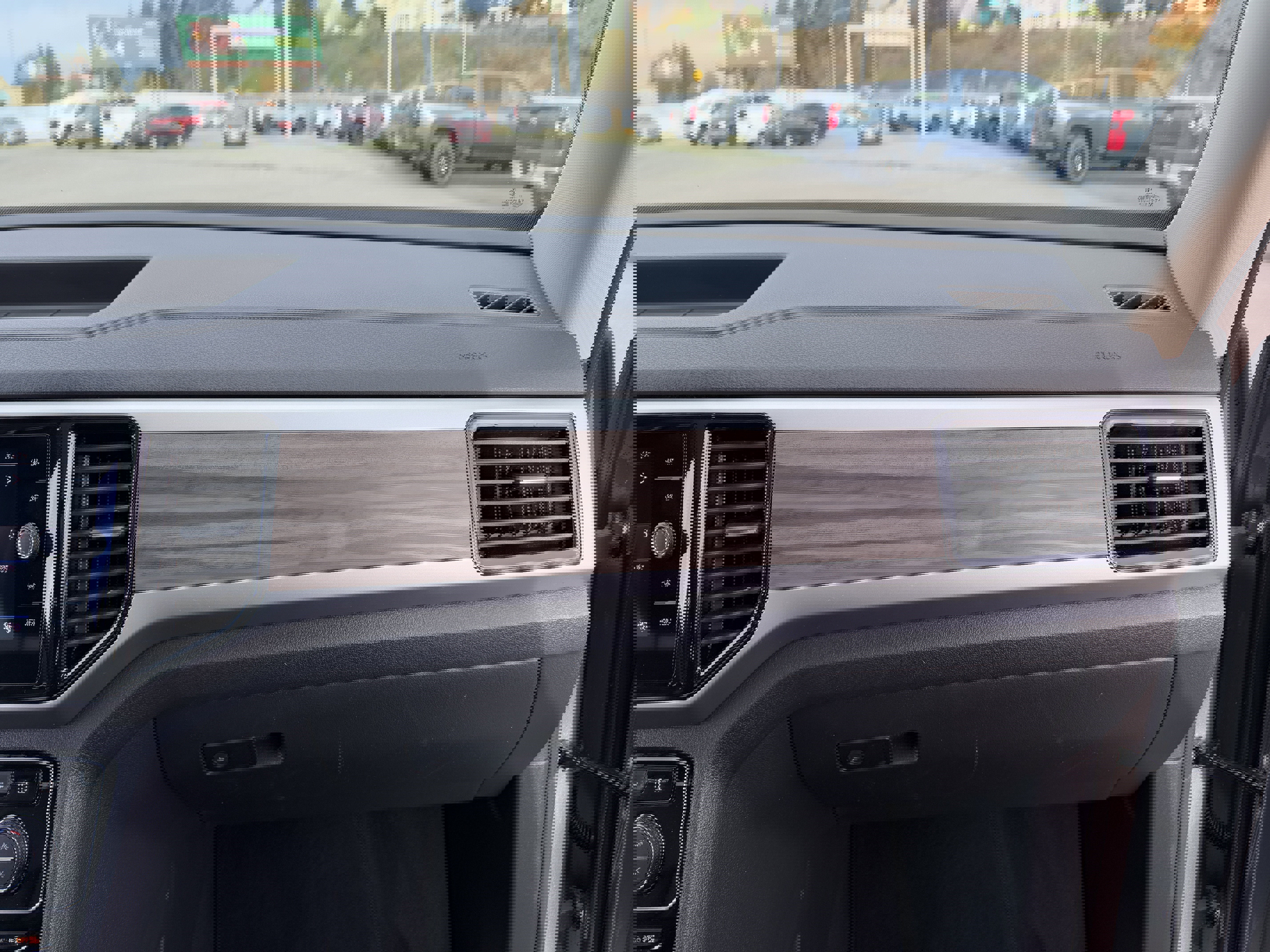 Used 2023 Volkswagen Atlas SEL image 24