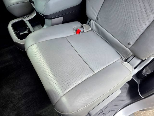 Used 2015 Toyota Sequoia Platinum AWD/4WD image 37