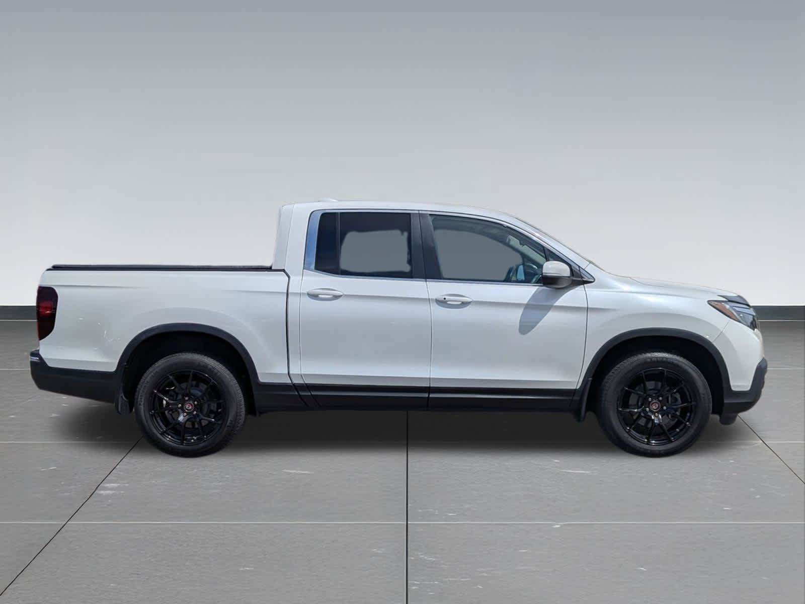 Used 2017 Honda Ridgeline RTL image 6
