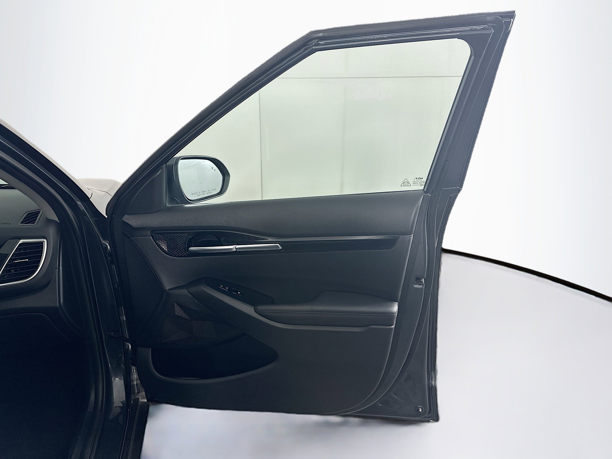 Used 2025 Kia Seltos S FWD image 32