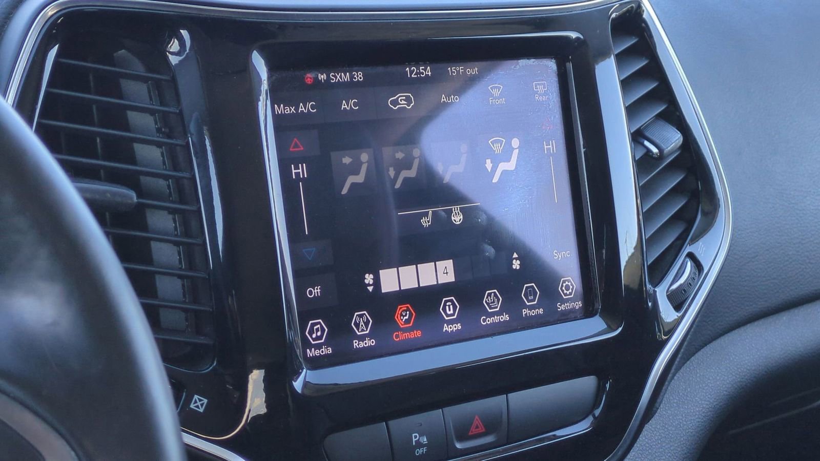 Used 2020 Jeep Cherokee Limited image 32