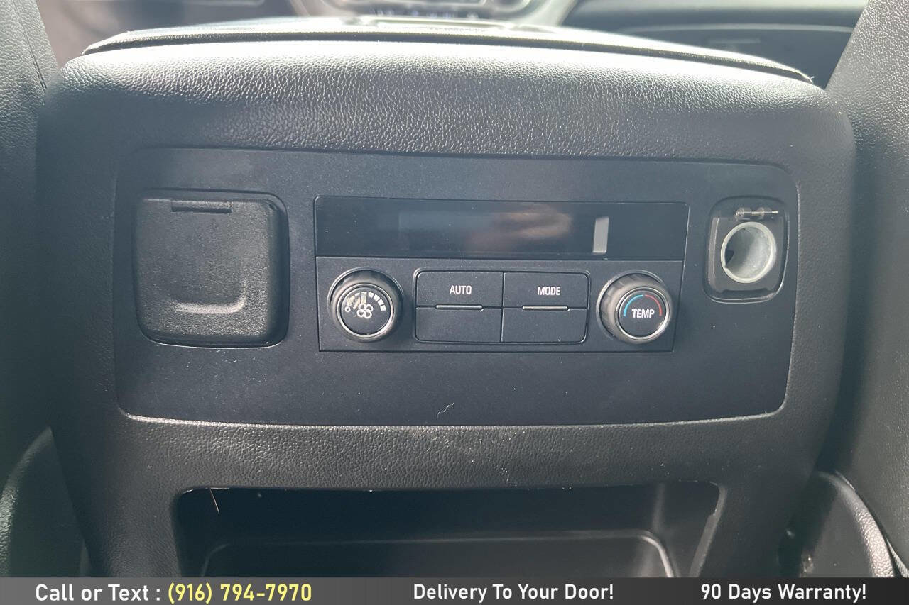 Used 2015 Chevrolet Tahoe LT image 24