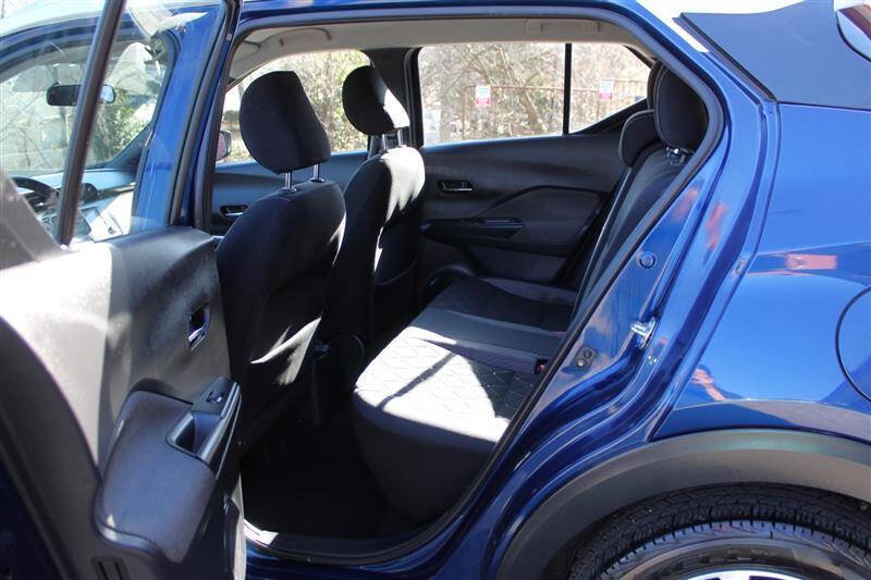 Used 2018 Nissan Kicks SV image 21