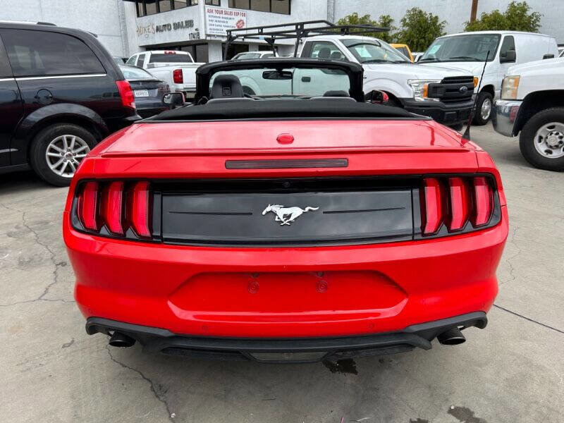 Used 2020 Ford Mustang Premium RWD image 5