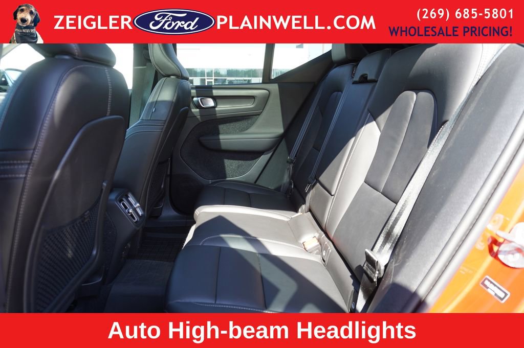 Used 2023 Volvo XC40 B5 Plus w/ Protection Package Premier image 12