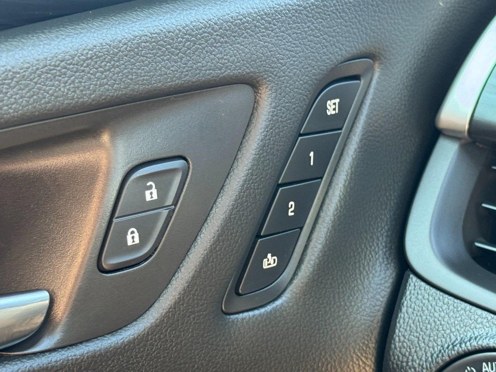 Used 2019 Buick Envision Essence AWD/4WD image 19