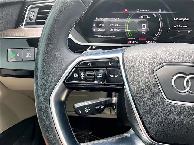 Used 2022 Audi e-tron Premium AWD/4WD image 20