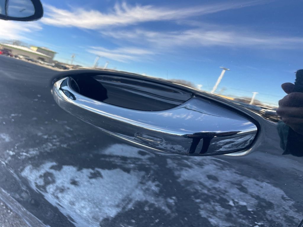 Certified 2023 Porsche Cayenne Platinum Edition image 20