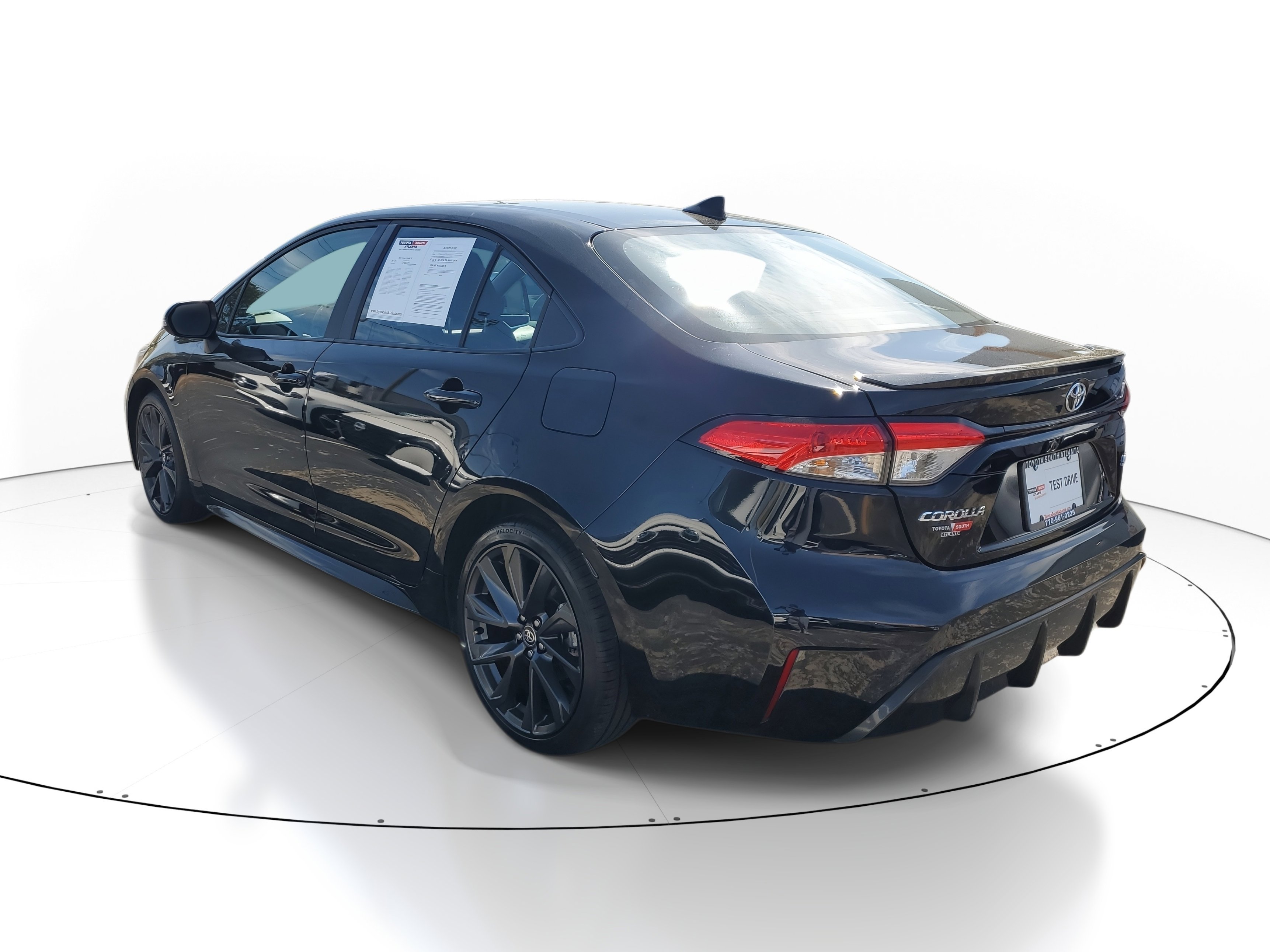 Used 2025 Toyota Corolla SE image 4