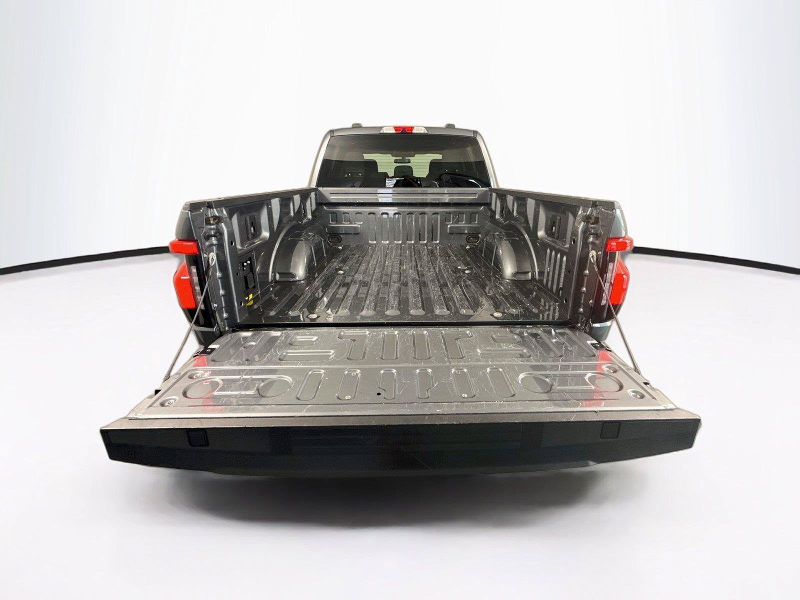 Used 2023 Ford F150 Lightning XLT AWD/4WD image 31