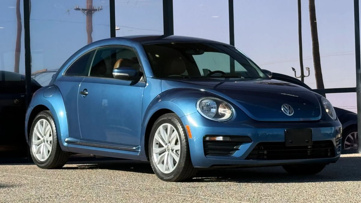 Used 2017 Volkswagen Beetle 1.8T S FWD image 17