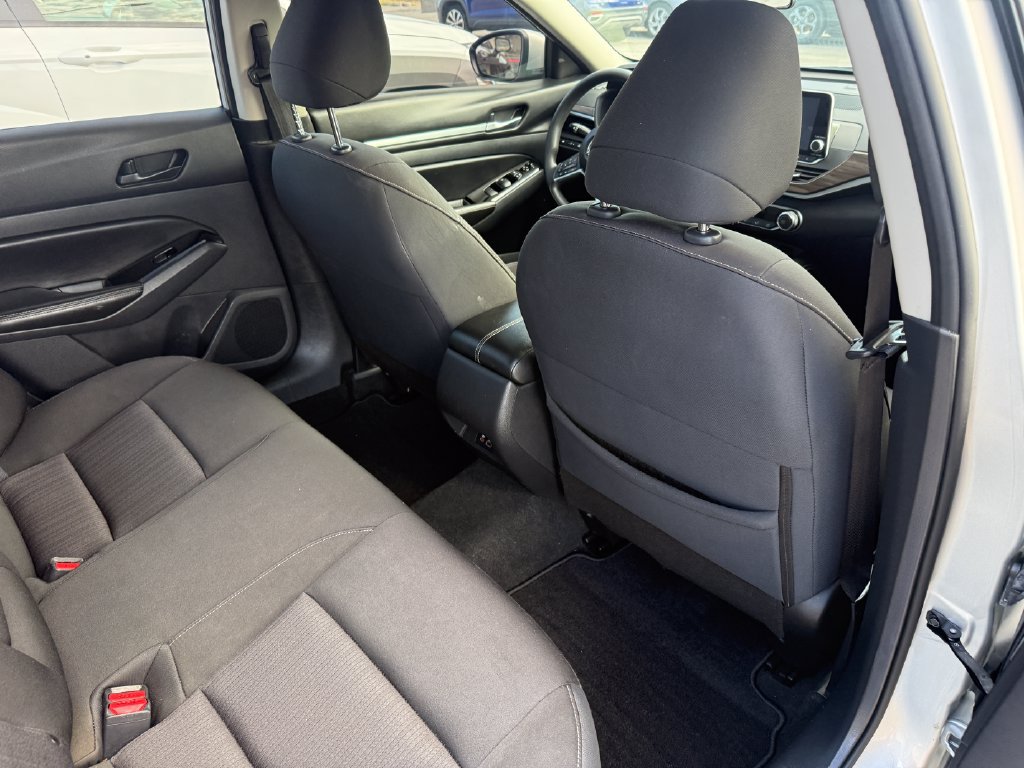 Used 2023 Nissan Altima 2.5 SV FWD image 15