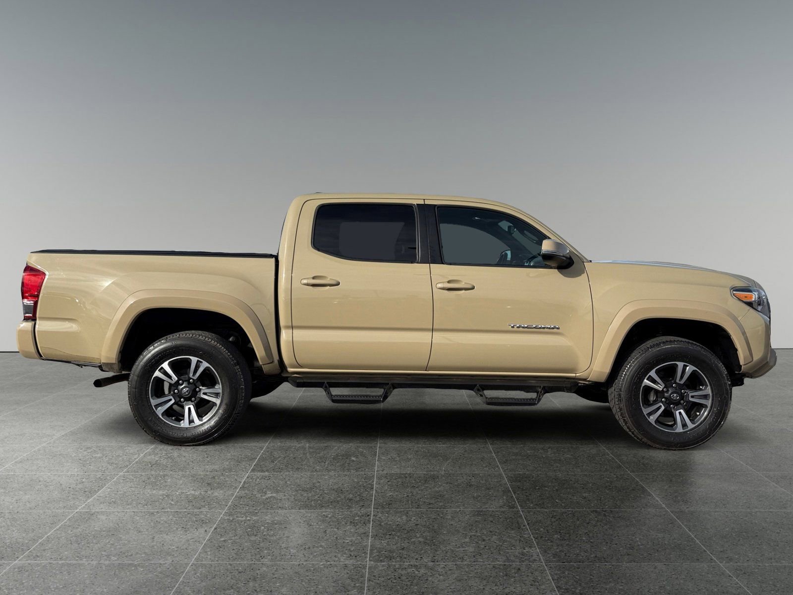 Used 2016 Toyota Tacoma TRD Sport image 8