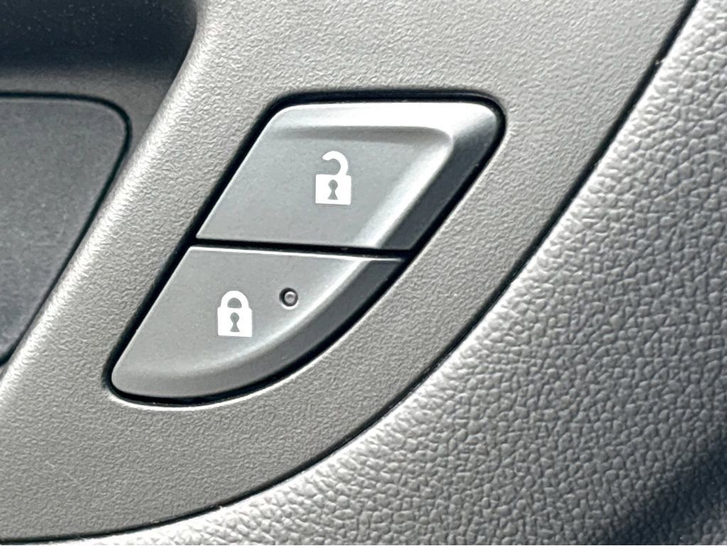 Used 2024 Chevrolet Equinox LT AWD/4WD image 25