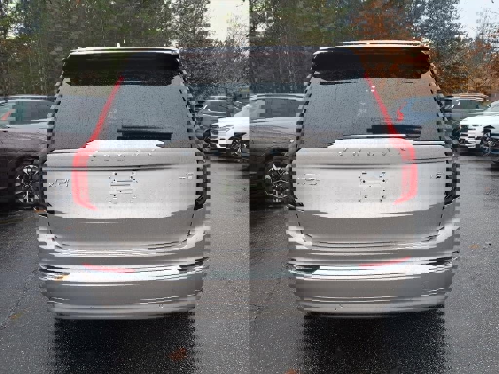 New 2026 Volvo XC90 T8 Plus w/ Protection Package Premier image 4